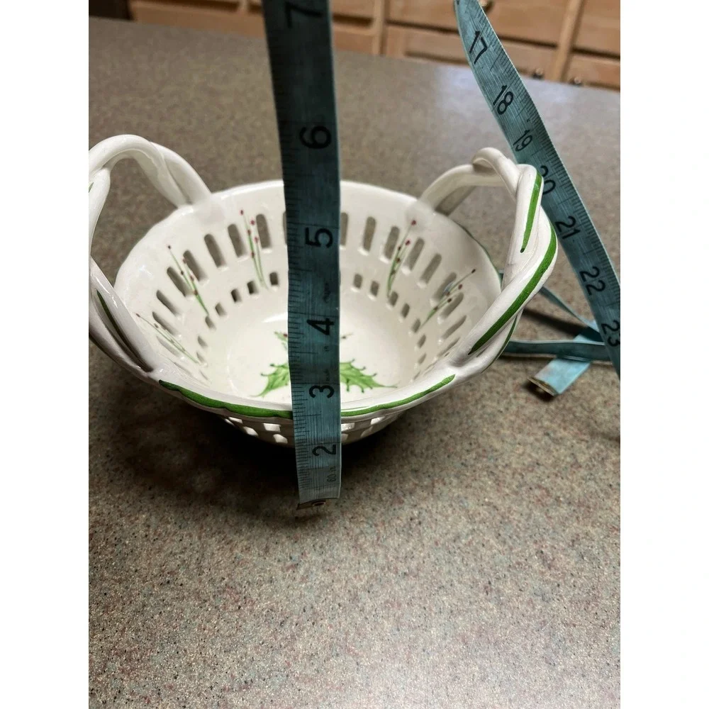 RCCL Porcelain‎ Holly Christmas basket
